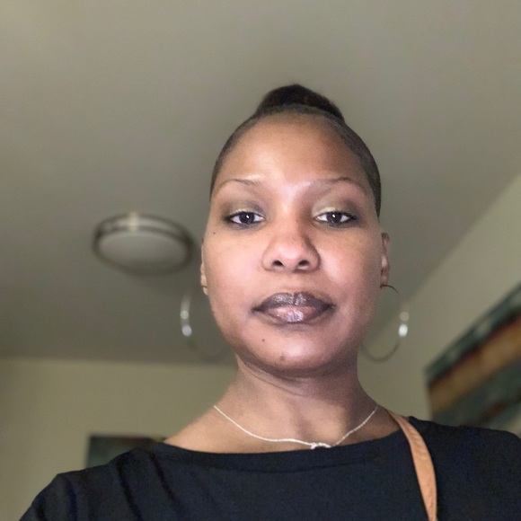 Meet your Posher, Monica - Picture 1 of 1